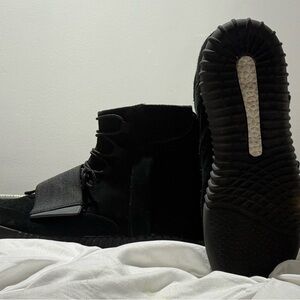 Adidas Yeezy Boost 750